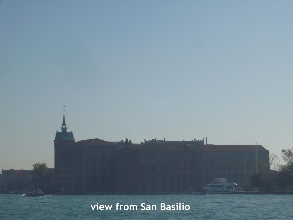 ヴェネツィアCruise Harbor Next 4Pax, Mob Aircond, Wifiアパートメント エクステリア 写真